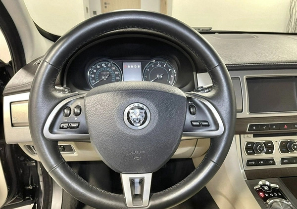Jaguar XF cena 57900 przebieg: 106000, rok produkcji 2012 z Suchedniów małe 631